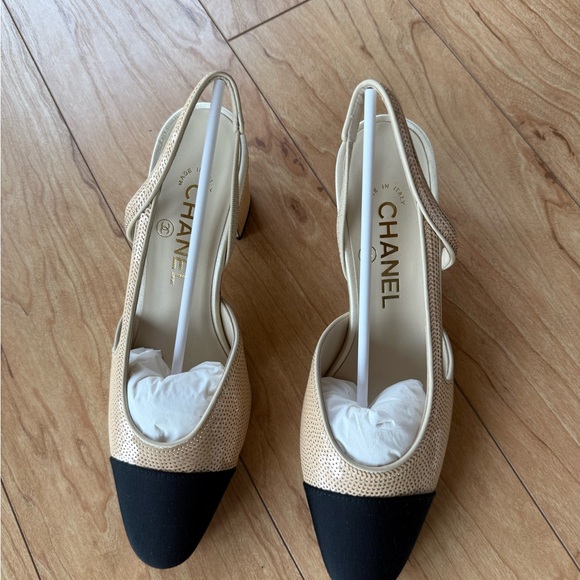 CHANEL Black and Tan Slingback Heels